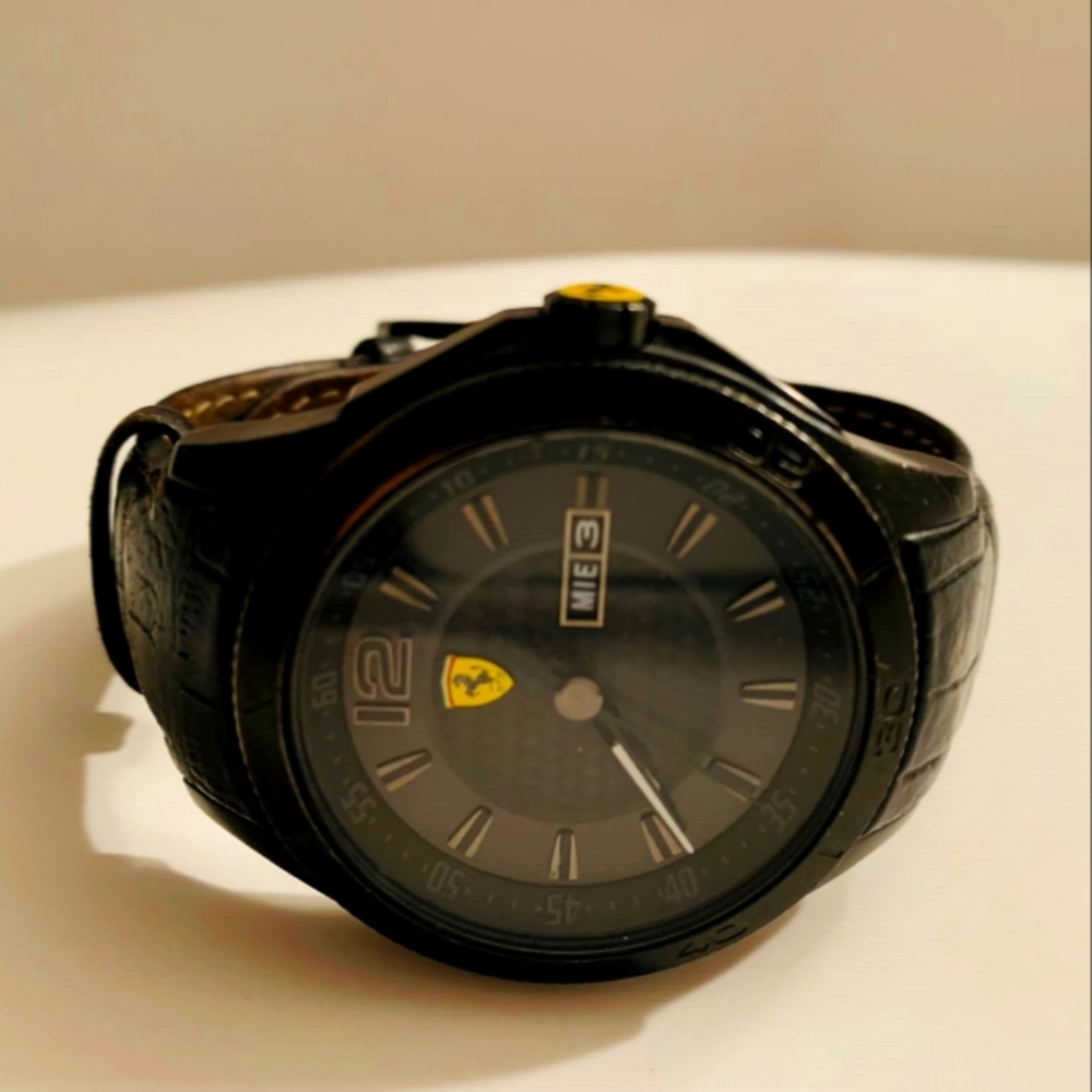 Ferrari Mens Watch Scuderia Black Leather Strapsf.